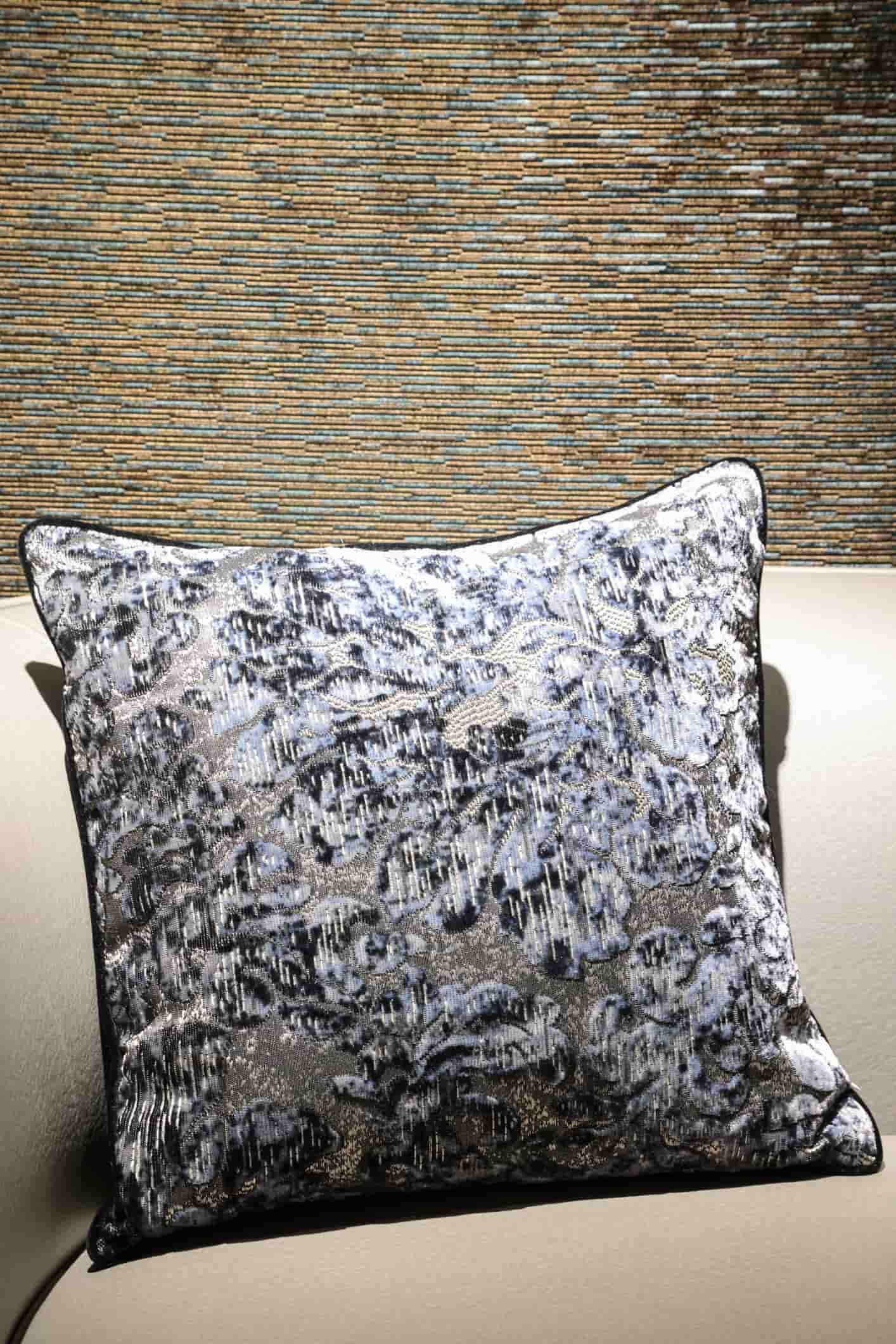 Luxuria High Quality Cut Velvet Gilding Fabric Plum Blossom Pattern Eco-Friendly for Bedding Sofa Curtain Fabric
